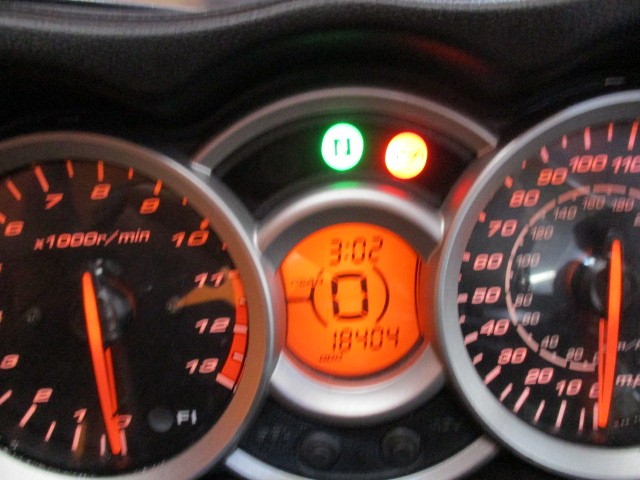 ハヤブサのインパネは本当に高級感あふれていますよね！北米仕様なので距離単位はマイルになりますよ！！